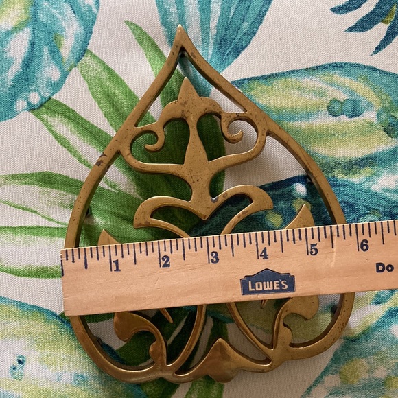 Vintage Brass Heart Trivet with Rubber Feet covers Valentine’s Day Love Gift - Picture 10 of 10